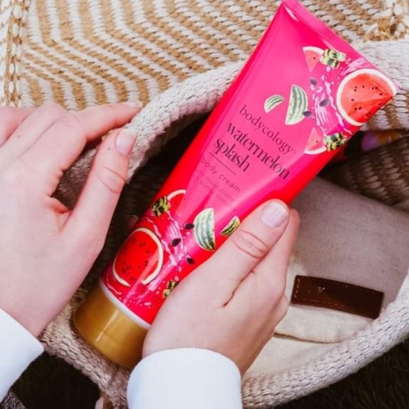 🆕️"WATERMELON SPLASH" BODYCOLOGY BODY WASH SET~ FREE BODY PUFF - Picture 8 of 8